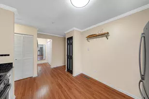 560 Jennifer Cir, Mundelein, IL 60060 - Photo 6
