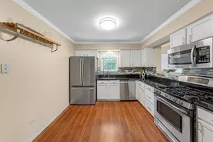 560 Jennifer Cir, Mundelein, IL 60060 - Photo 4