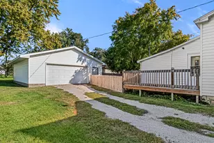 412 E Elm St, Chatsworth, IL 60921 - Photo 6