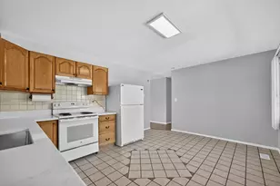 1622 W Celebrity Cir, Hanover Park, IL 60133 - Photo 8