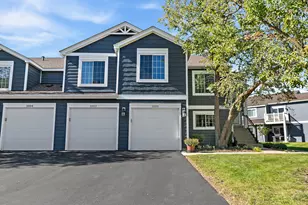 1002 Boston Cir, Schaumburg, IL 60193 - Photo 1