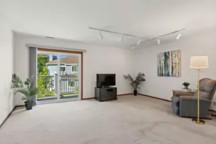 1002 Boston Cir, Schaumburg, IL 60193 - Photo 6
