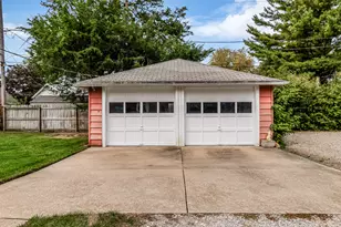 919 E Washington St, Pontiac, IL 61764 - Photo 32