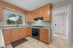550 Longmeadow Cir, Saint Charles, IL 60174 - Photo 16