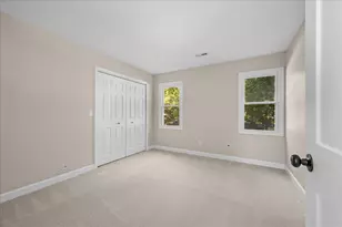 550 Longmeadow Cir, Saint Charles, IL 60174 - Photo 34