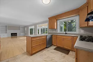 550 Longmeadow Cir, Saint Charles, IL 60174 - Photo 14
