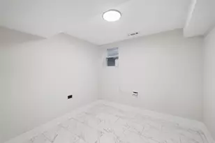 8718 S Euclid Ave, Chicago, IL 60617 - Photo 18