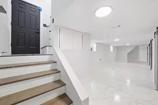 8718 S Euclid Ave, Chicago, IL 60617 - Photo 16