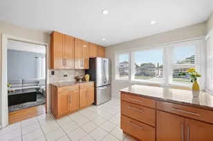 2416 Ernst St, Franklin Park, IL 60131 - Photo 6
