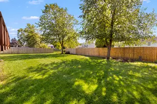 307 White Oak Dr, Poplar Grove, IL 61065 - Photo 20