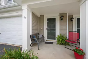 88 Johnson Ct, North Aurora, IL 60542 - Photo 2