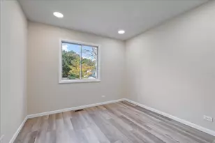 223 Augusta Dr, Vernon Hills, IL 60061 - Photo 12