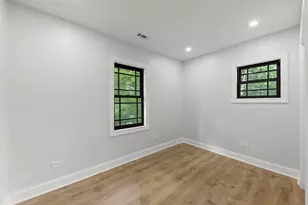122 N Oakwood Ave, West Chicago, IL 60185 - Photo 16