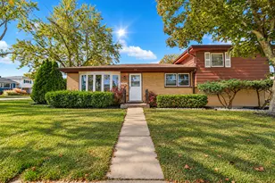 36 S Highview Ave, Addison, IL 60101 - Photo 2