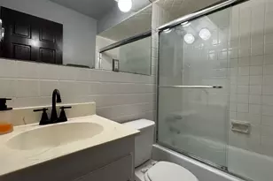 6630 S Brainard Ave, Countryside, IL 60525 - Photo 16