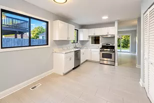 1191 Hialeah Ln, Hanover Park, IL 60133 - Photo 8