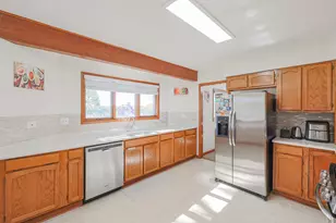 1801 Monterey Ct, Hoffman Estates, IL 60169 - Photo 12
