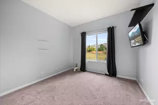 2268 Summerlin Dr, Aurora, IL 60503 - Photo 8