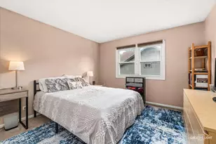 1350 Leverenz Rd, Naperville, IL 60564 - Photo 14