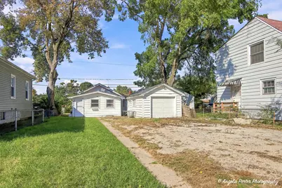 420 Washington Park, Waukegan, IL 60085 - Photo 2