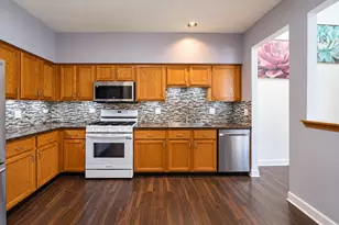 1932 Blackberry Ln, Hoffman Estates, IL 60169 - Photo 10