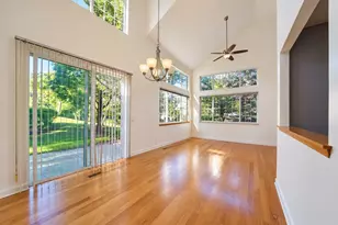 1932 Blackberry Ln, Hoffman Estates, IL 60169 - Photo 4