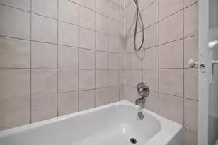 3325 N Lakewood Ave, Chicago, IL 60657 - Photo 12