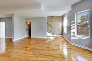 1108 E Marquette Rd, Chicago, IL 60637 - Photo 6