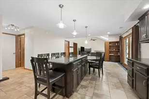 3318 Caroline Dr, Joliet, IL 60435 - Photo 6