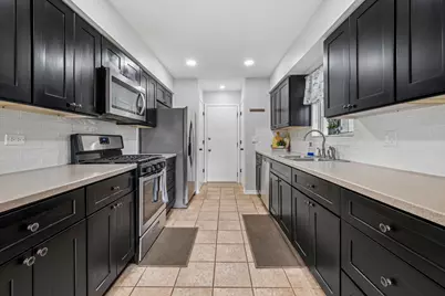 121 Village Creek Drive #121, Lake in the Hills, IL 60156 - Photo 8