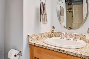 121 S Stough St, Hinsdale, IL 60521 - Photo 36