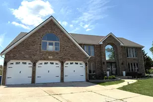 198 N Catalpa St, Addison, IL 60101 - Photo 2