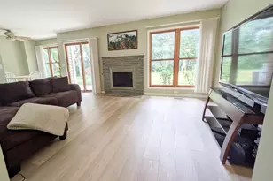 305 Stonefield Ct, Schaumburg, IL 60173 - Photo 6