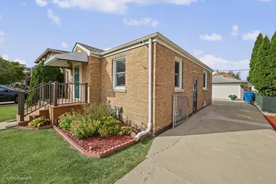9522 Davis Street, Franklin Park, IL 60131 - Photo 2