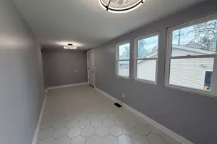 8118 S St Lawrence Ave, Chicago, IL 60619 - Photo 32