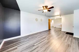 1316 Beverly Ln, Streamwood, IL 60107 - Photo 6