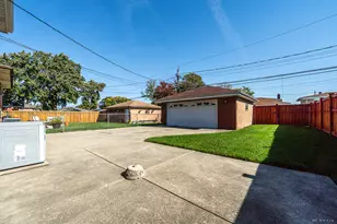 8607 S Tripp Ave, Chicago, IL 60652 - Photo 22