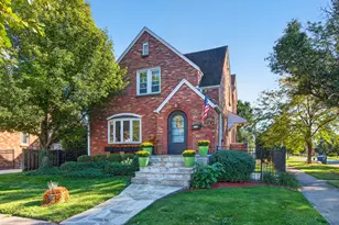 1005 Woodlawn Ave, Des Plaines, IL 60016 - Photo 1