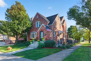 1005 Woodlawn Ave, Des Plaines, IL 60016 - Photo 2