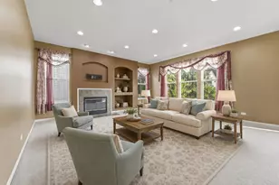 2023 Torino Dr, Elgin, IL 60123 - Photo 14