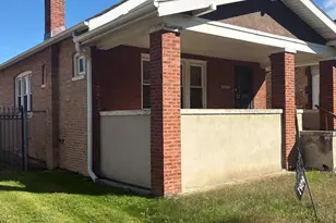 7929 S Bennett Ave, Chicago, IL 60617 - Photo 2