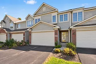 1392 Prairie View Pkwy, Cary, IL 60013 - Photo 2