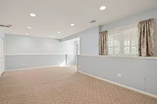 1392 Prairie View Pkwy, Cary, IL 60013 - Photo 16