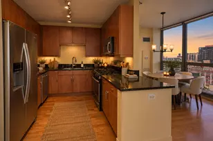 200 W Grand Ave, Chicago, IL 60610 - Photo 4