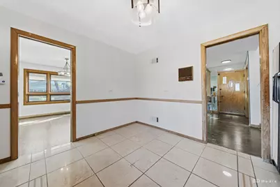 9016 S Constance Avenue, Chicago, IL 60617 - Photo 14