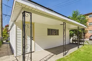 8714 S Merrill Ave, Chicago, IL 60617 - Photo 34