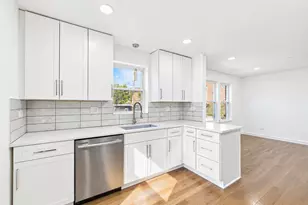 8714 S Merrill Ave, Chicago, IL 60617 - Photo 12