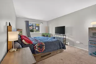 2407 E Brandenberry Ct, Arlington Heights, IL 60004 - Photo 10