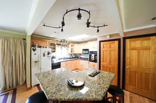 1534 Sequoia Ln, Darien, IL 60561 - Photo 6