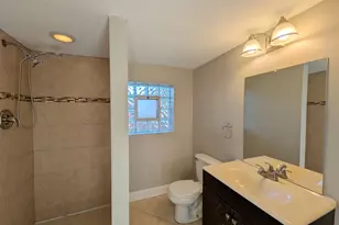 8825 S California Ave, Evergreen Park, IL 60805 - Photo 16